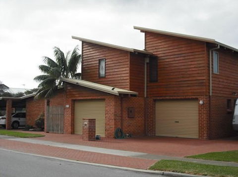 Docking A.R. & D.A. - Darwin Builders 1