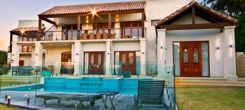 MacKinnon T R & Co - Darwin Builders 0