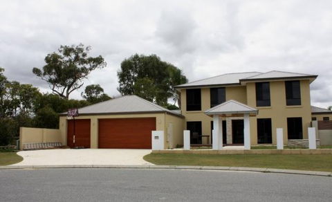 Robert Holl Master Builder - Darwin Builders 0