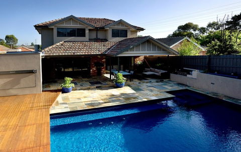 Hille's Home Extensions - Darwin Builders 1