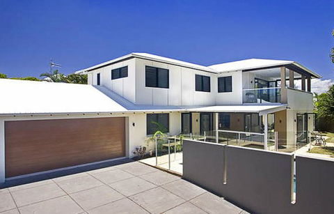 Paul Saunderson - Darwin Builders 0